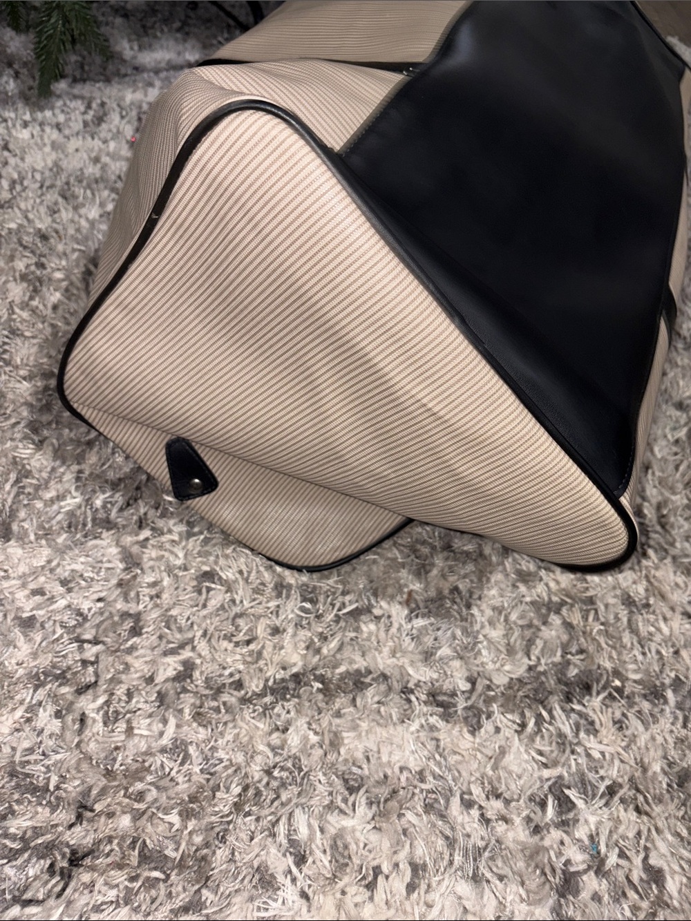 DONT BUY Fendi Parfums Duffle Bag - Picture 14 of 16